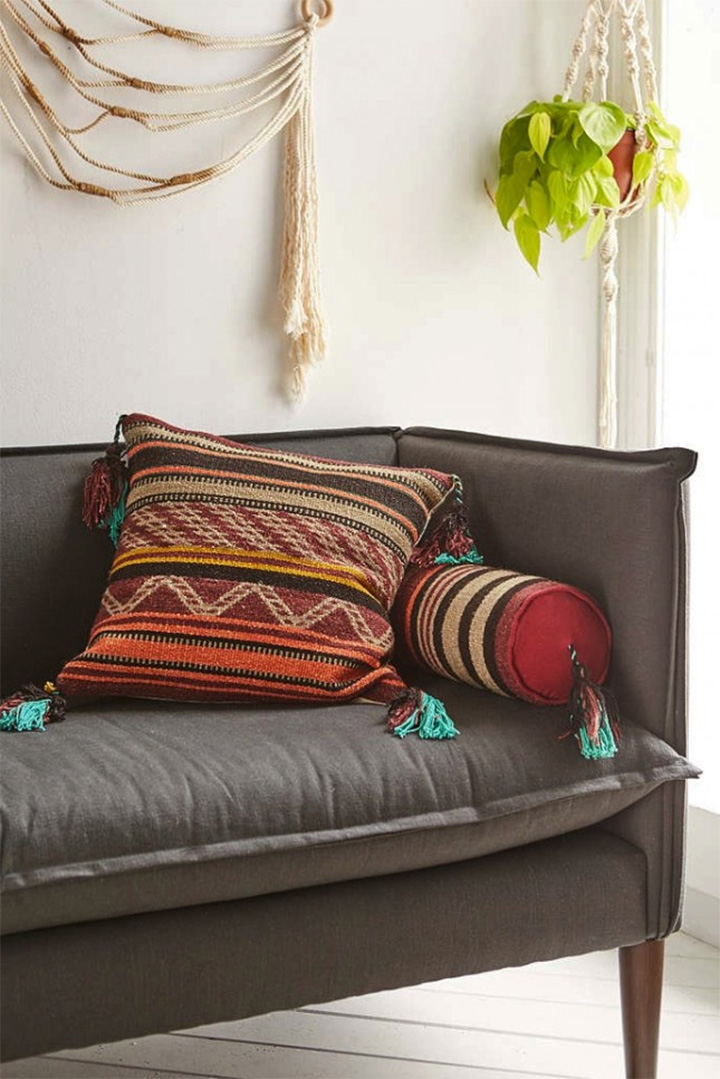 Living Interiors with 10 Most Colorful Throw Pillows