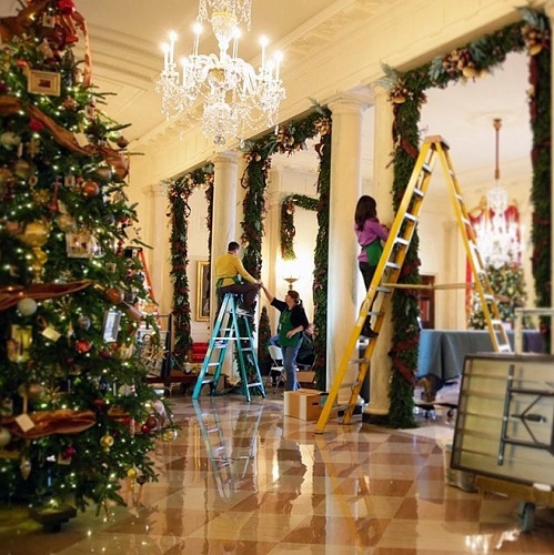 Christmas-decor-at-the-White-House